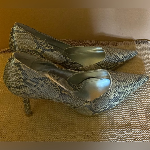 Rampage Maria snakeskin gray, silver, and cream metallic high heels - Picture 5 of 10